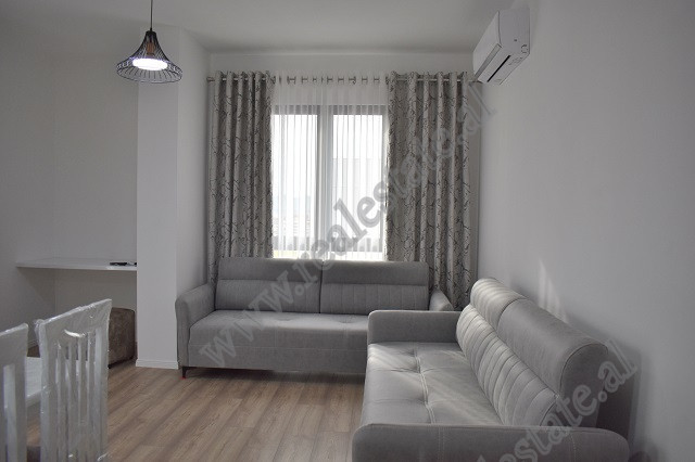 Apartament 1+1 me qira tek Kompleksi Arlis, ne rrugen e Dibres, ne Tirane.
Shtepia pozicionohet ne 